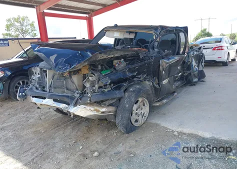 2004 Chevrolet Silverado 1500 Z71 из США, поврежденный, VIN 2GCEK19TX41208349